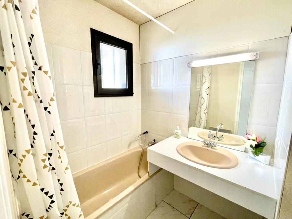 Charmant Rez De Jardin - 900M Plage De Pontaillac Apartman Royan Kültér fotó